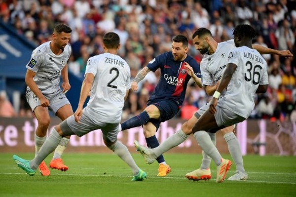 特别的缘分！瓦科与法比奥同年同月同日生，将争夺中超金靴